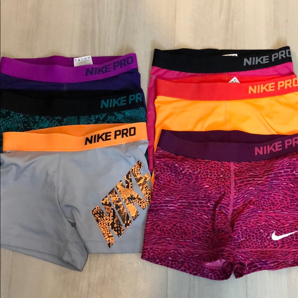 3 on the left for 25$